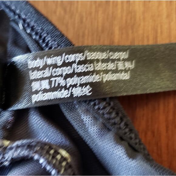 VICTORIA sport lot of 2 multi color sport bras L‎ - Picture 6 of 6